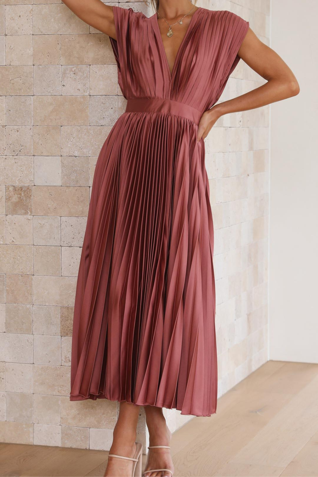 Cosette | Women's Elegant Pleated V-Neck Midi Dress