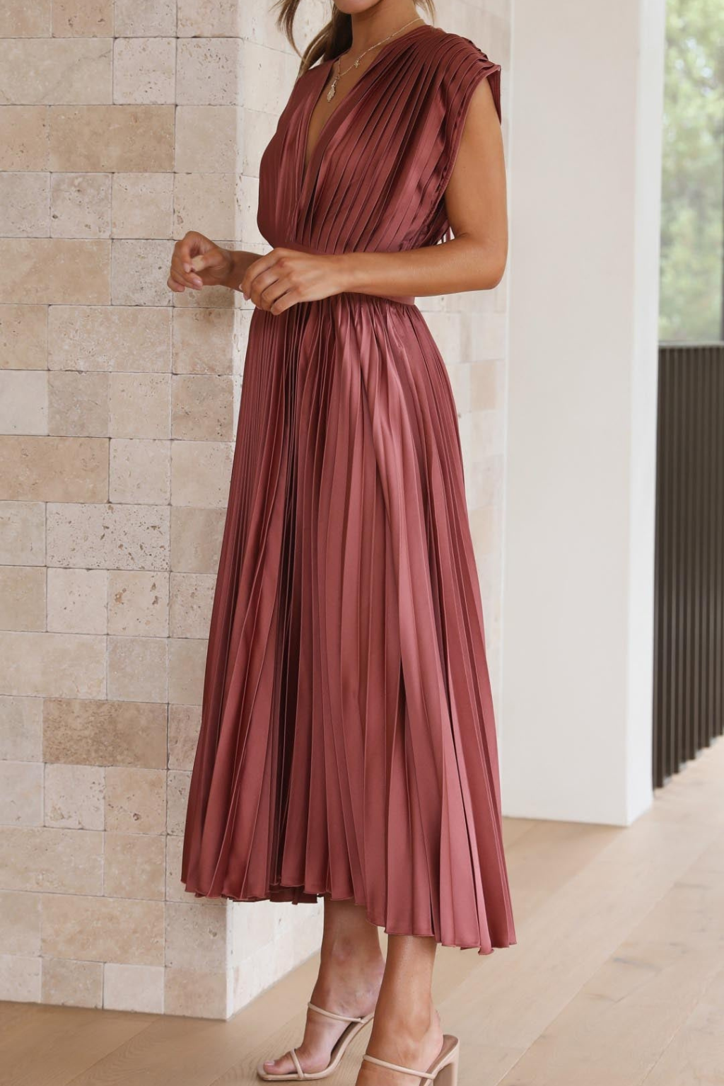 Cosette | Women's Elegant Pleated V-Neck Midi Dress